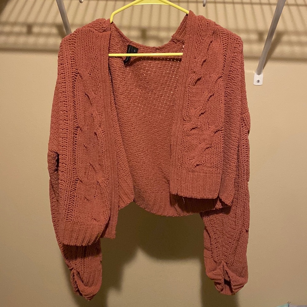 Cropped cable-knit cardigan sweater